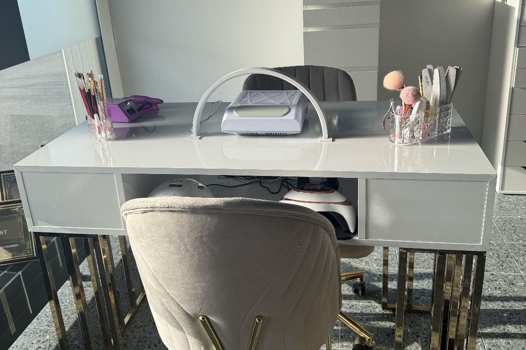 Evlora Nails, Wohlen, Canton d'Argovie