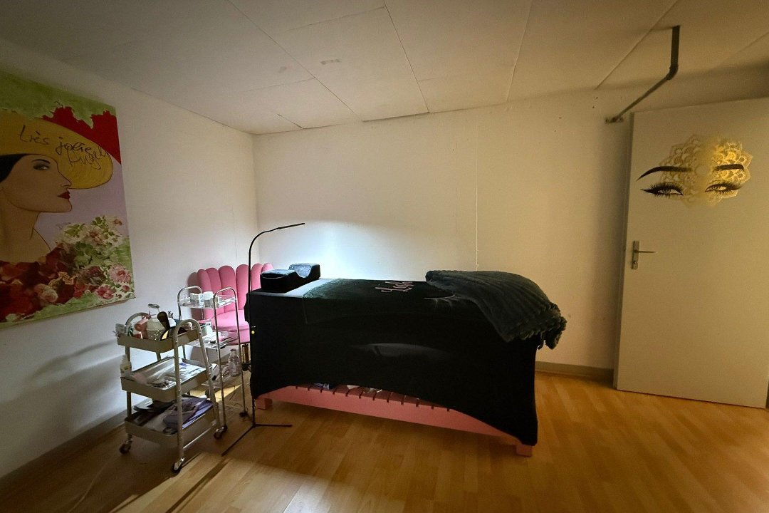 Maison Lashes Nita, Hinwil, Kanton Zürich