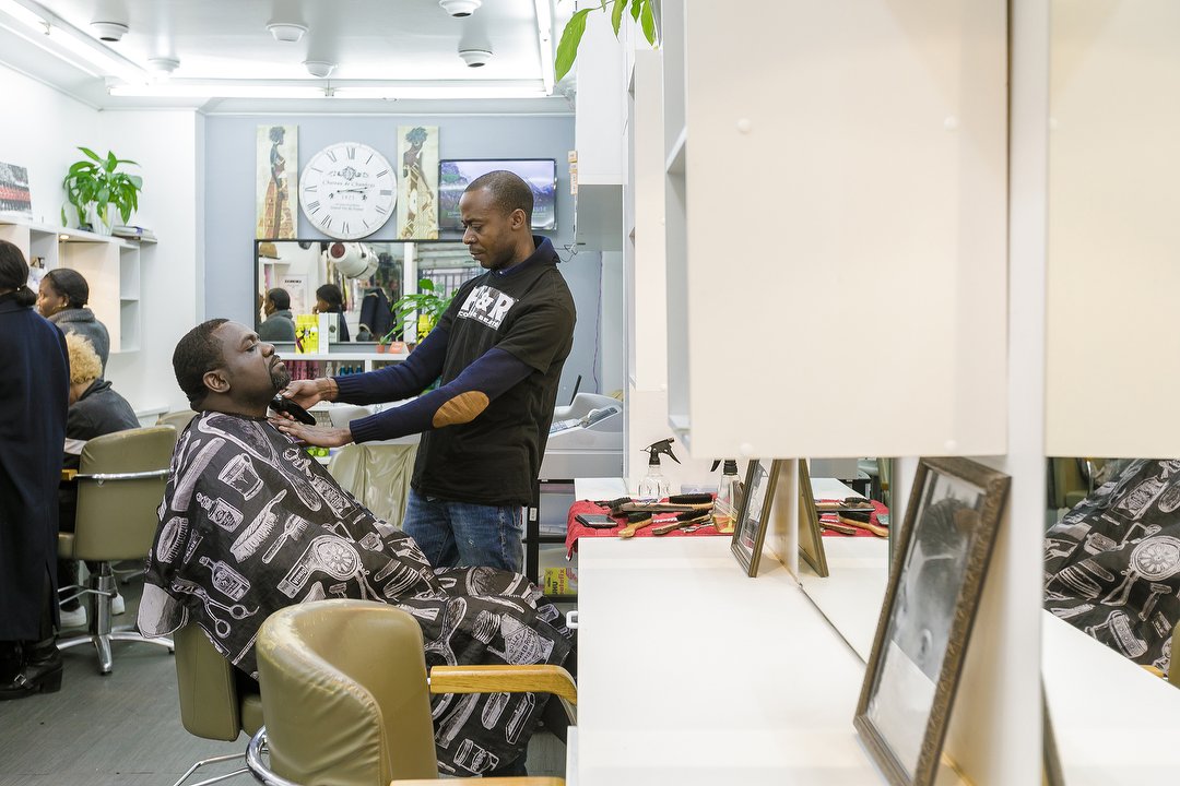 H R Coiffure Coiffure A Gare Du Nord Paris Treatwell