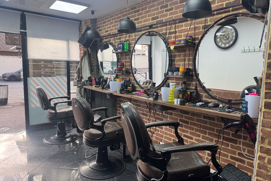 Dop Barber, Clichy-la-Garenne, Hauts-de-Seine