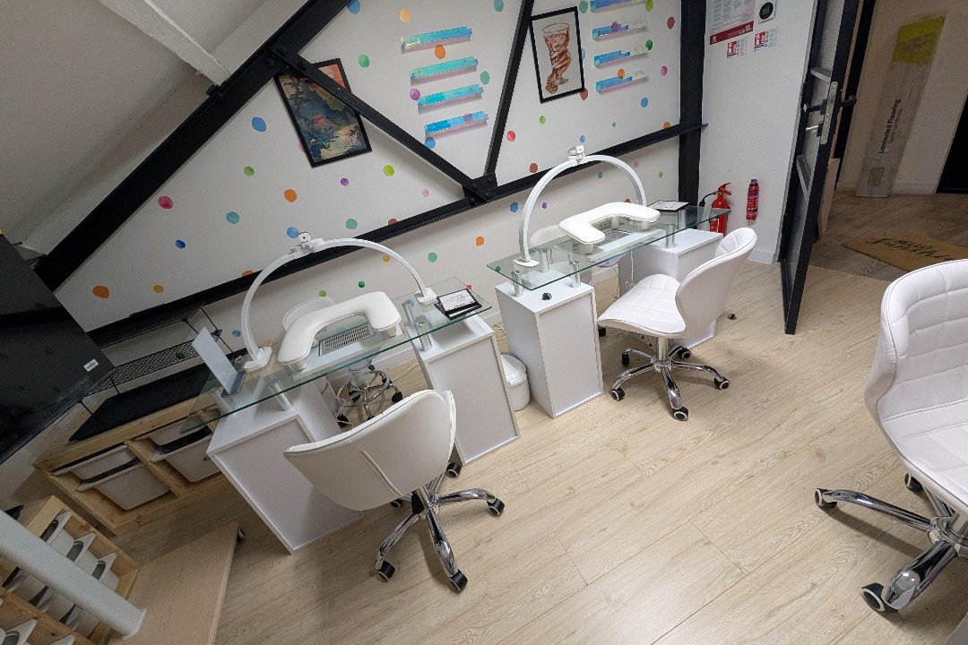 Starz & Knyvz Nails, West Twyford, London
