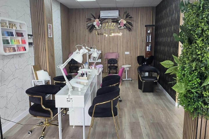 D’LUX Beauty Studio - Onglerie Fuenlabrada - Photo de galerie - OneBooking
