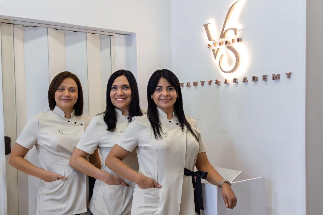 VS Studio Beauty & Academy, Metro Barrio del Pilar, Madrid