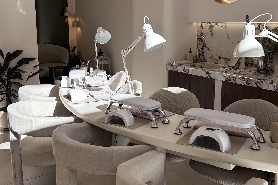 Nira Athens, Παγκράτι, Αθήνα