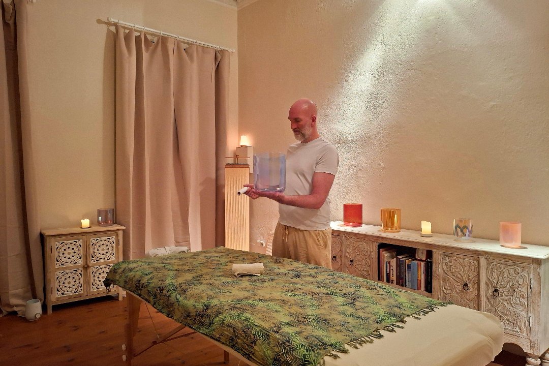 Seelenhände - intuitive Massage, Bodywork, Heilbegleitung, Kastanienallee, Berlin