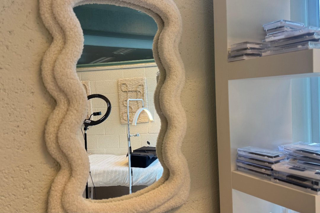 Ness.lashroom, Laan van NOI, The Hague