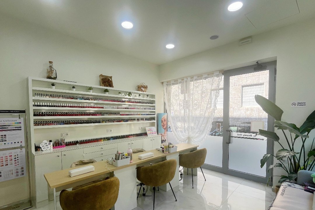 Neko Nail Senatore, Ospedale Maggiore, Milano