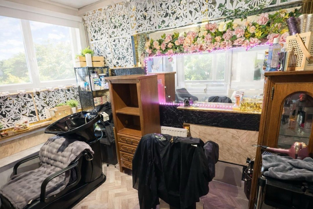 Hair By Ayesha, London, Enfield Highway, London