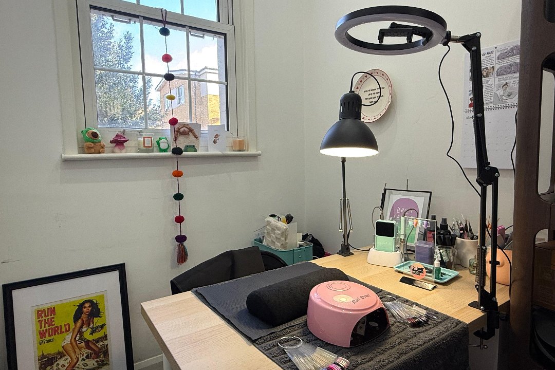 Half Decent Nails, Queens Road Peckham, London