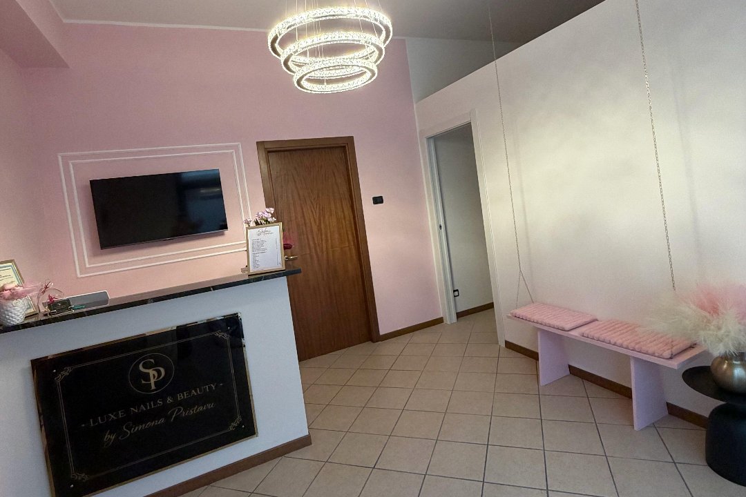 SP Luxe Nails & Beauty, Verona