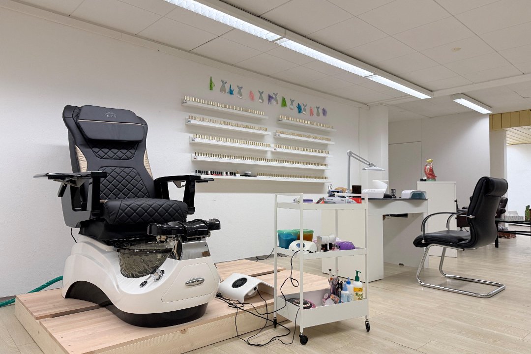 Suri Nails, Aegerten, Kanton Bern