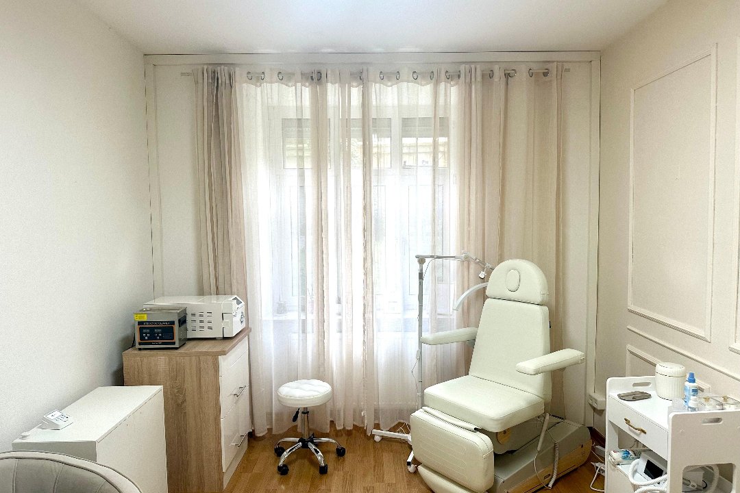 Erica Siqueira Hand- und Fußpflege @Studio M, Bogenhausen, München