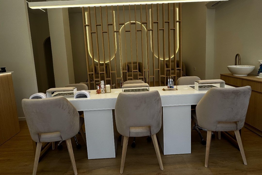 Velvet By GO, Nea Filadelfeia, Αττική