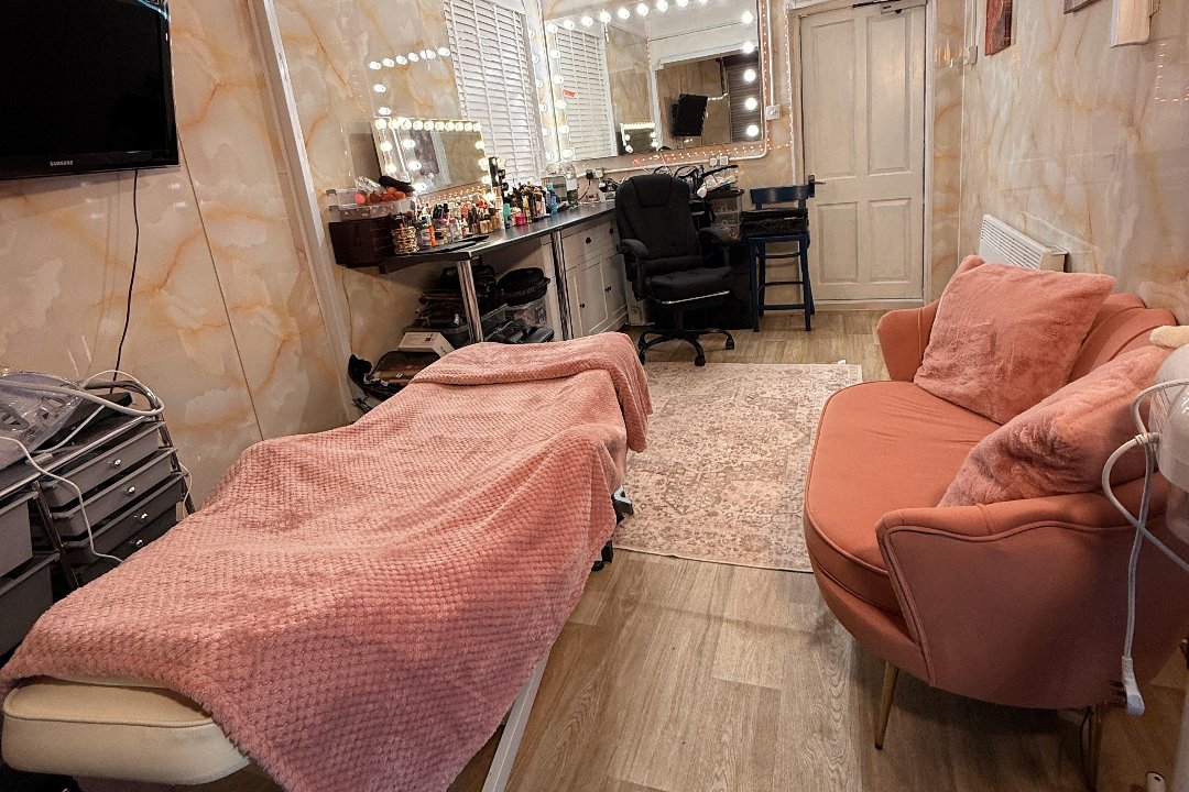 Glow With Pindi - Beauty, Aesthetics & Skin Clinic, Gravesend, Kent