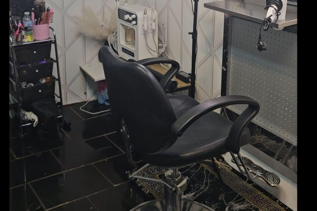 Jubilee Hair and Beauty Salon, Woolwich Arsenal, London