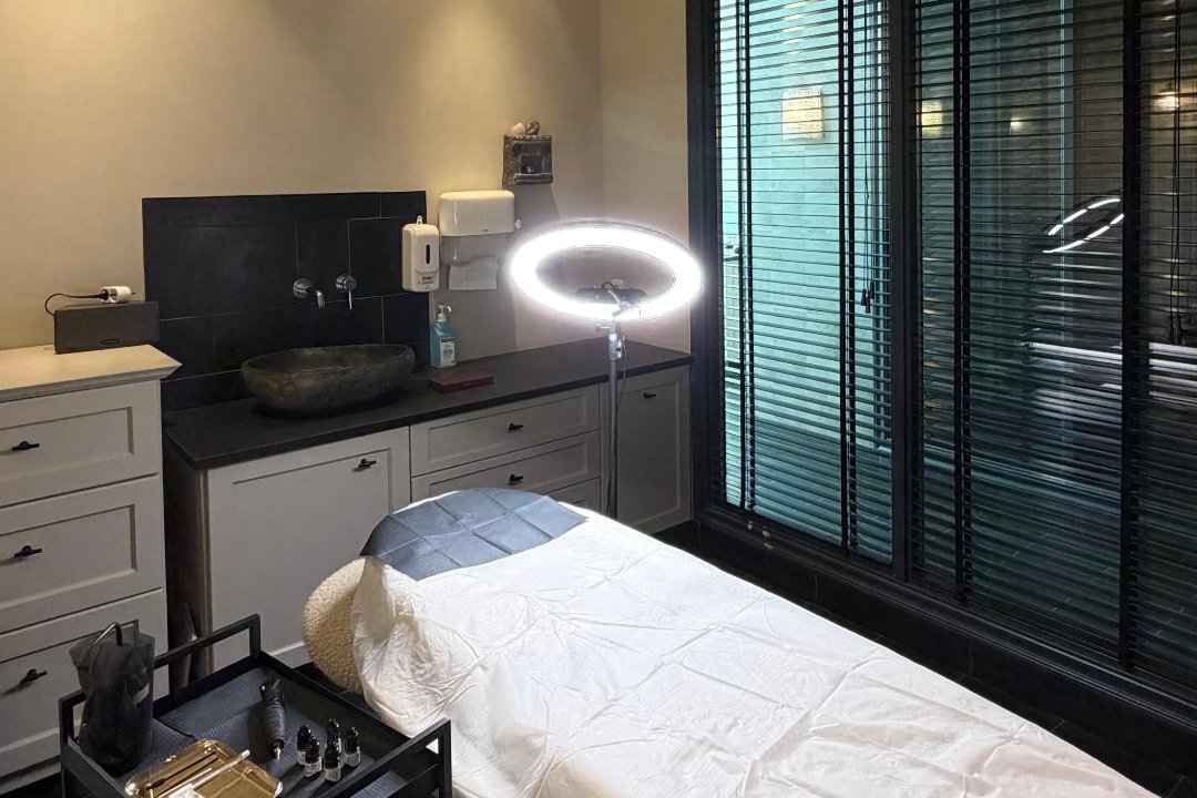 Pmu by viktoriia, Zuidas, Amsterdam