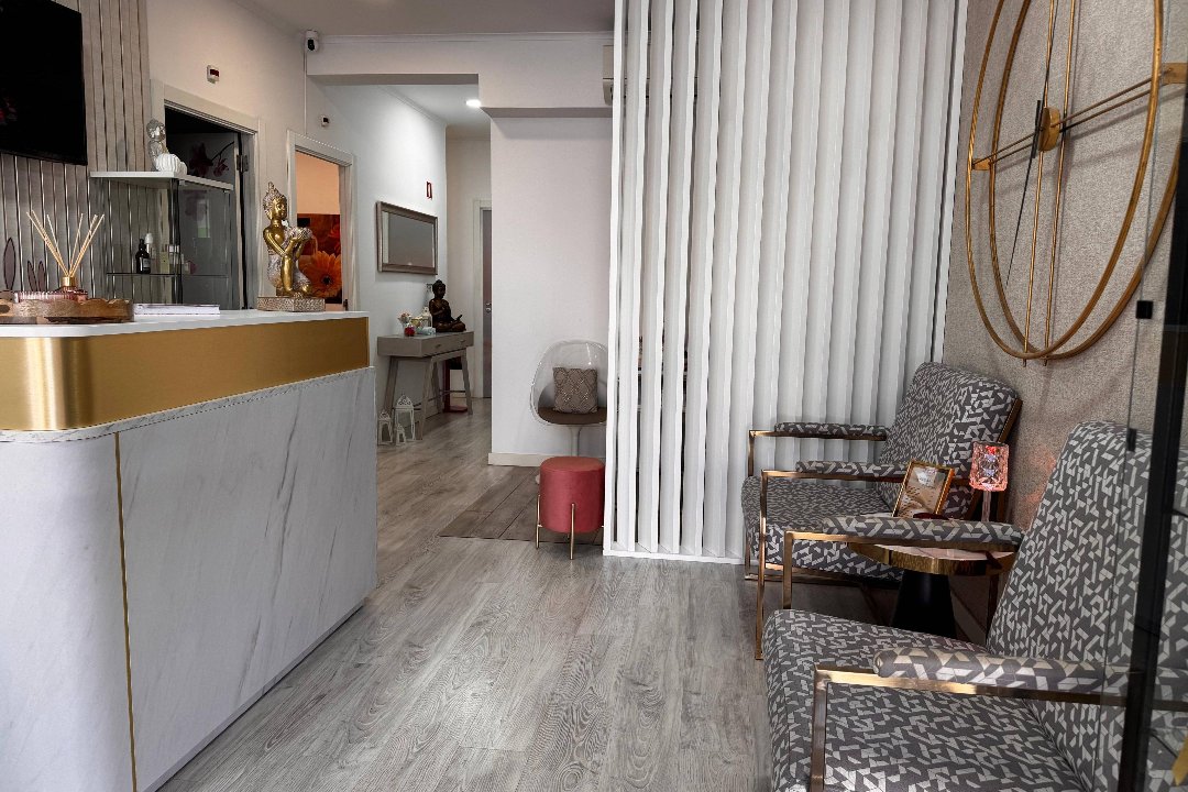 Viviane Alves Nails, Almada