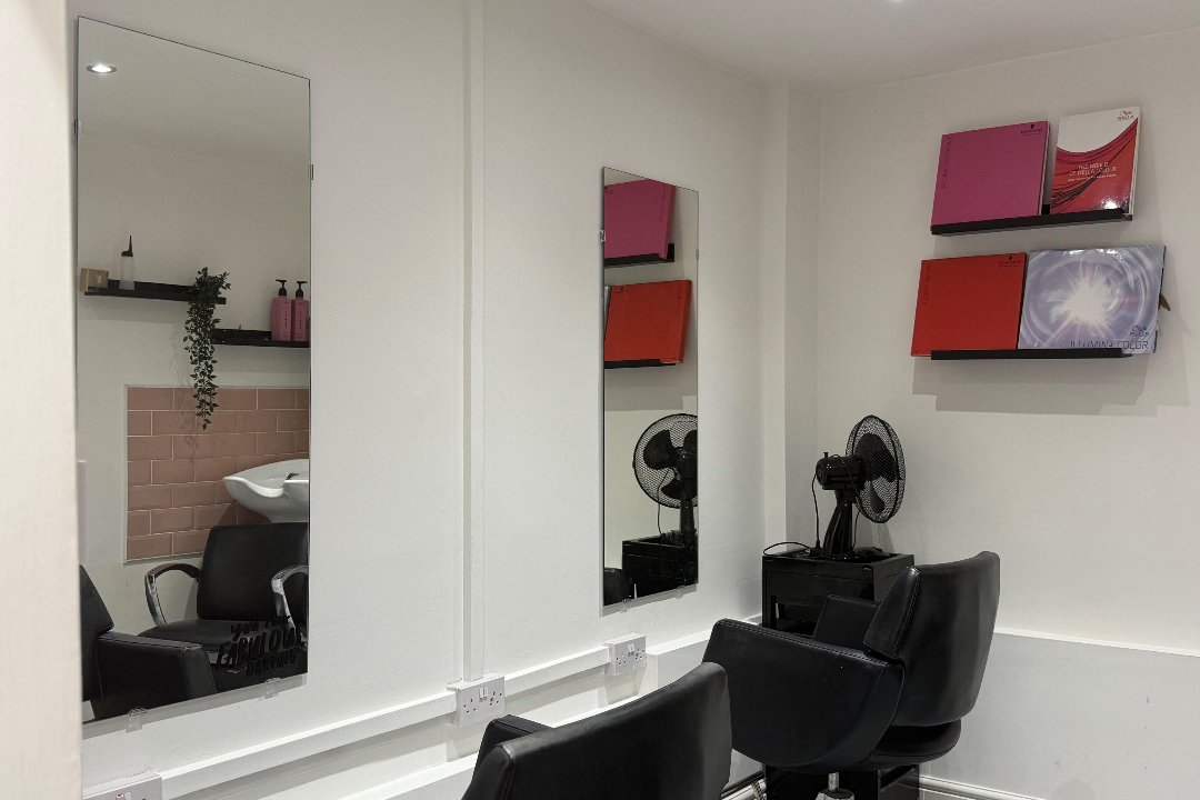 Hair by Lisa, Halesowen, West Midlands County