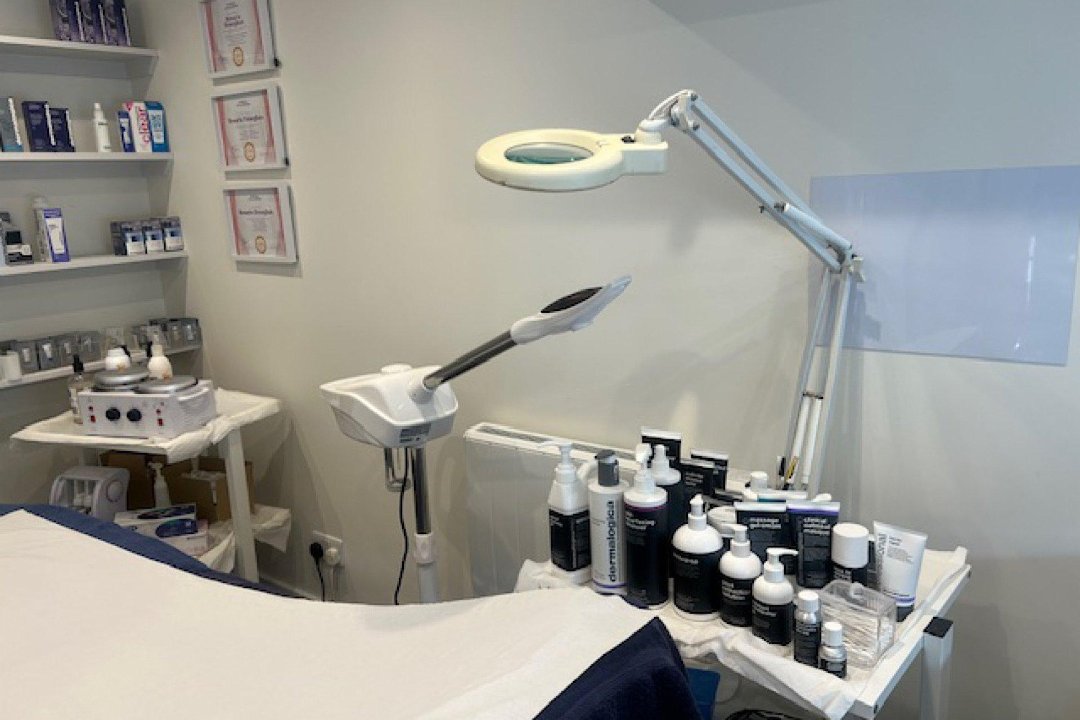 Es Vida Beauty London LTD., Swan Lane Open Space, London