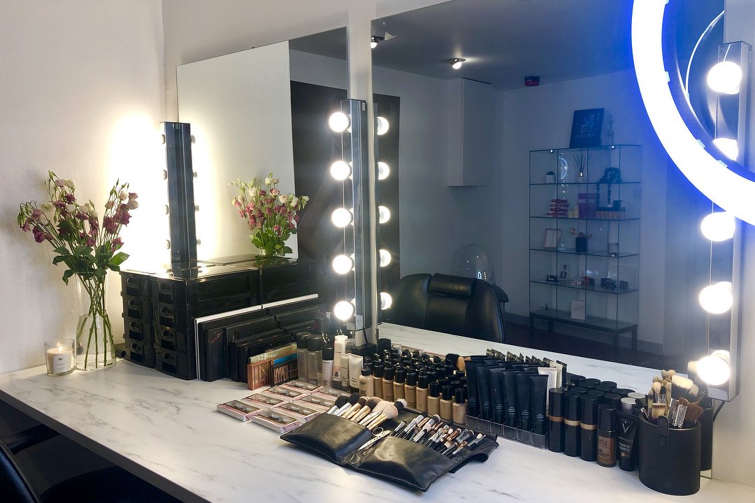 Ingrid Peregrina Makeup & Nails, Edinburgh Old Town, Edinburgh