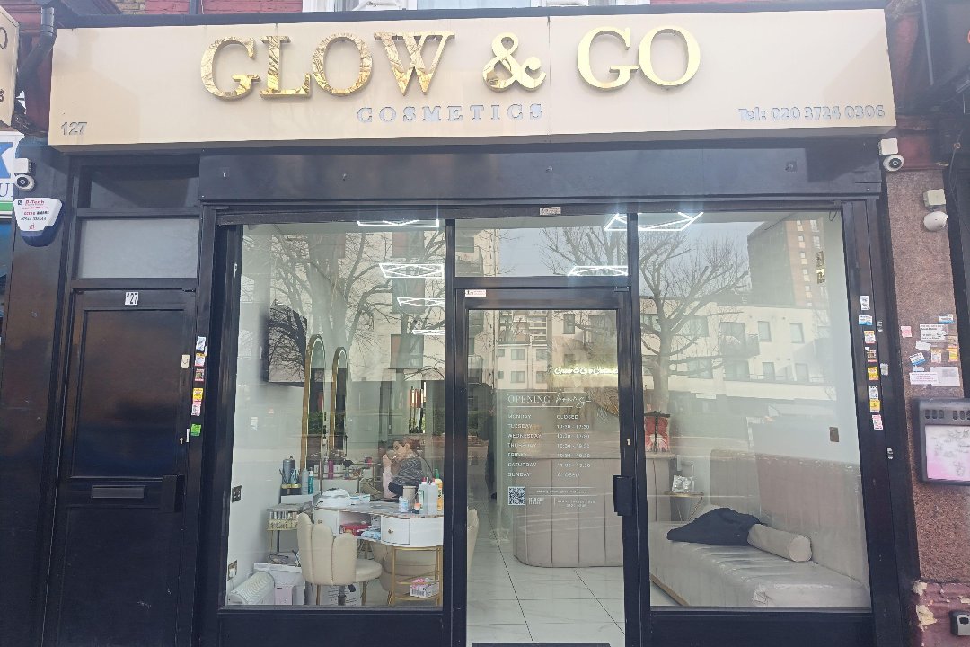 Luminous Nails, Plaistow, London