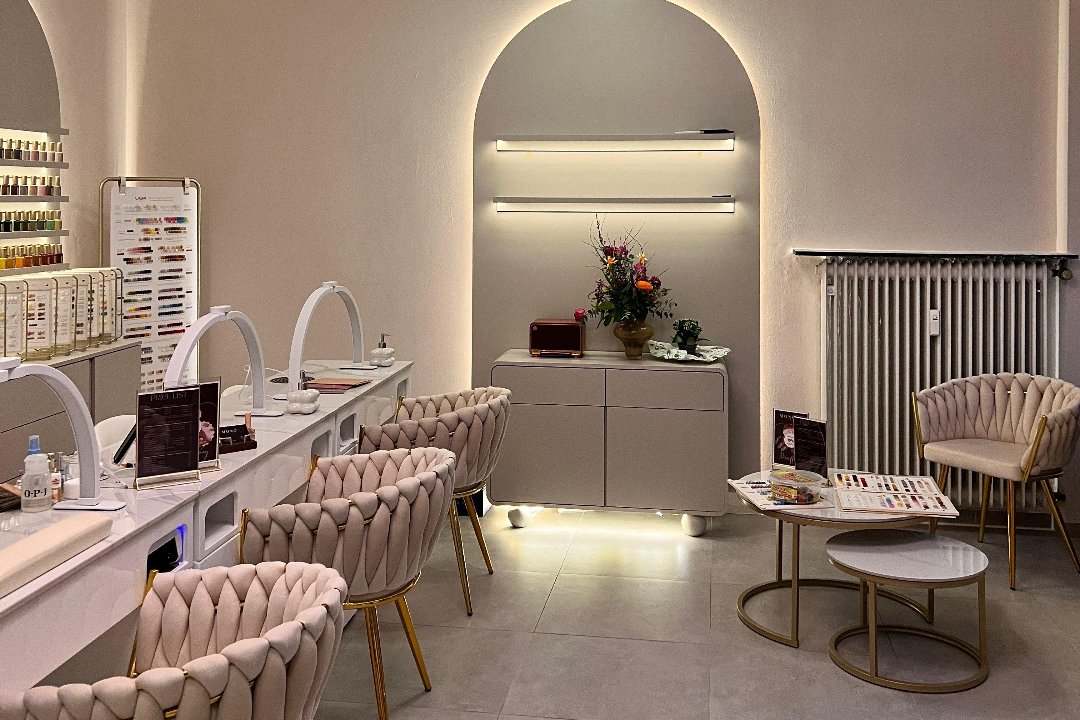 Mono Nails & Spa, Maxvorstadt, München