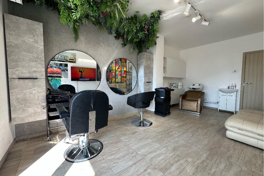 Va! Kirpykla, Pilaite, Vilnius