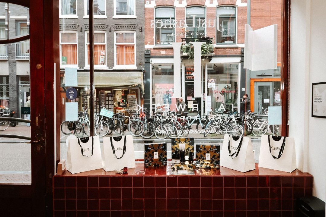 Julia Mani, Haarlemmerdijk, Amsterdam