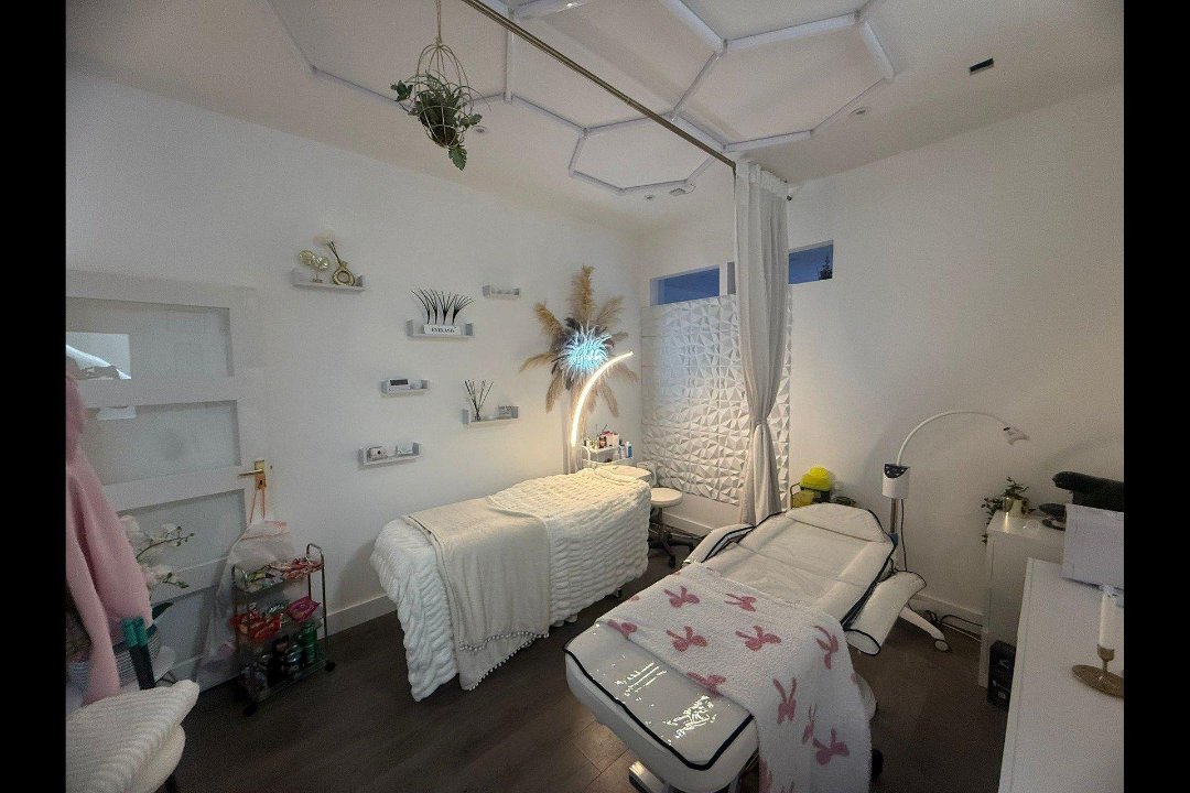 As Lash Bar, Noel Park, London