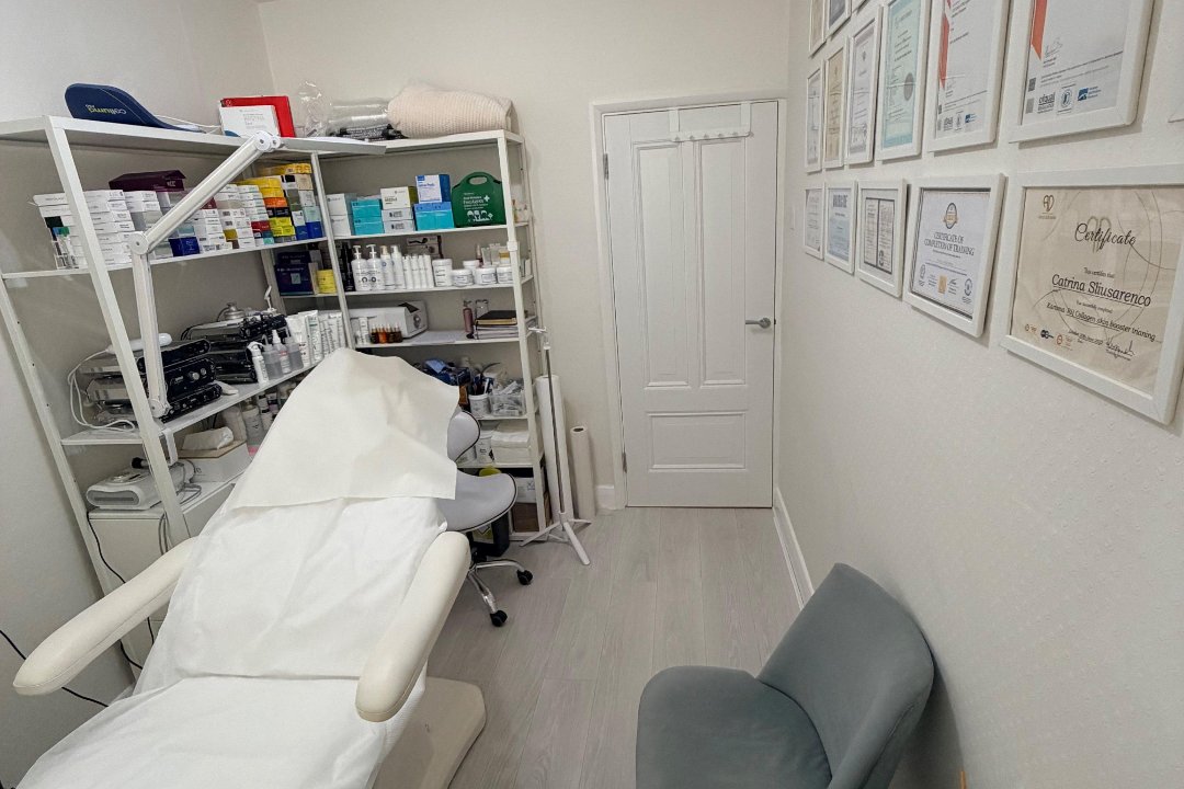 Reskin Aesthetic, Hainault, London