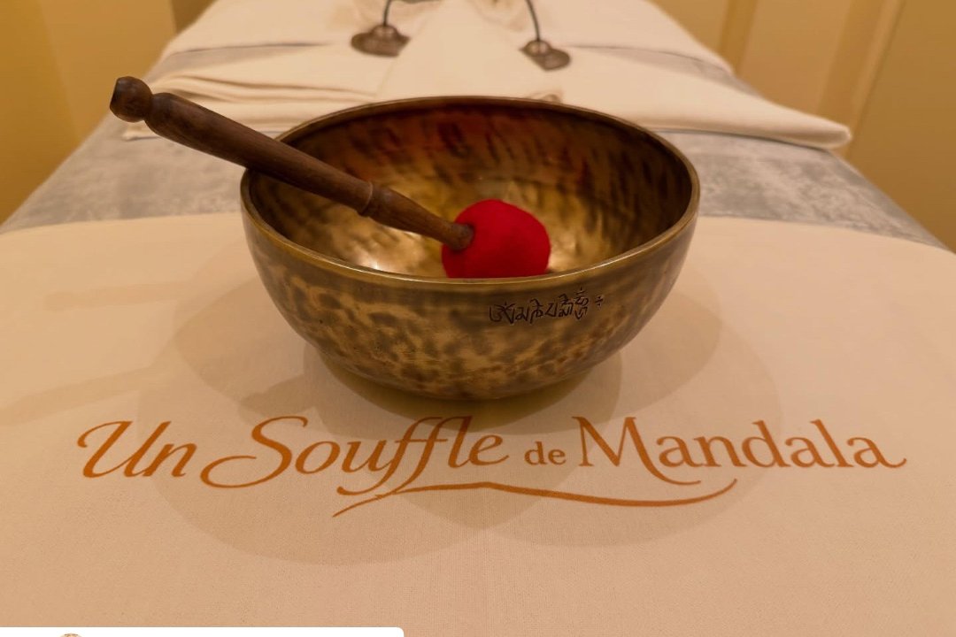 Un souffle de mandala, Rue Saint-Charles, Paris