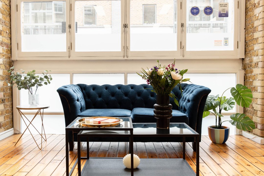 Polly Lashes, Bartholomew Square, London