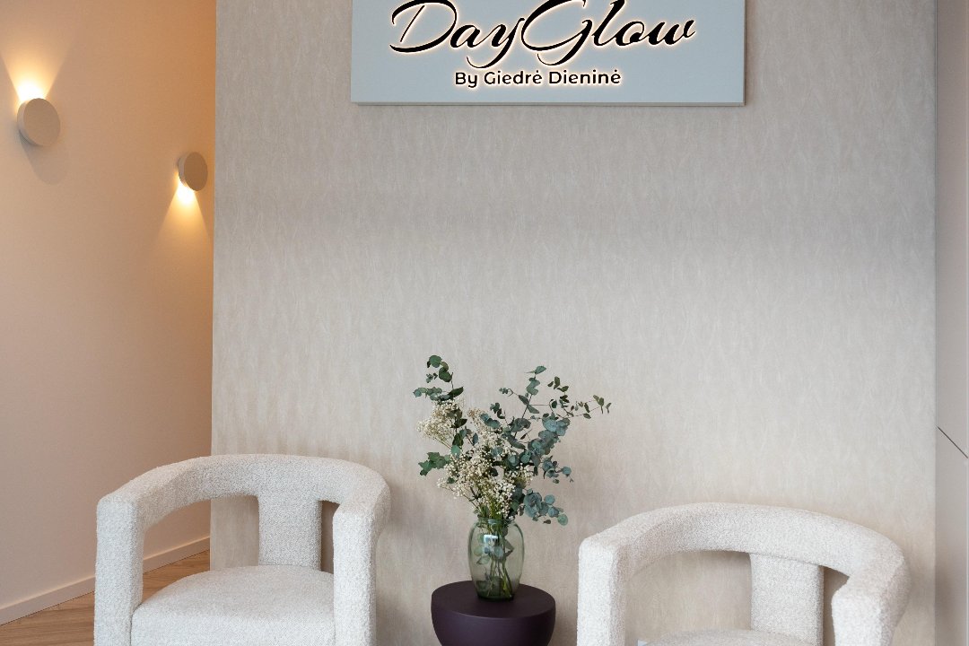 Plunksna Brows, Pilaite, Vilnius