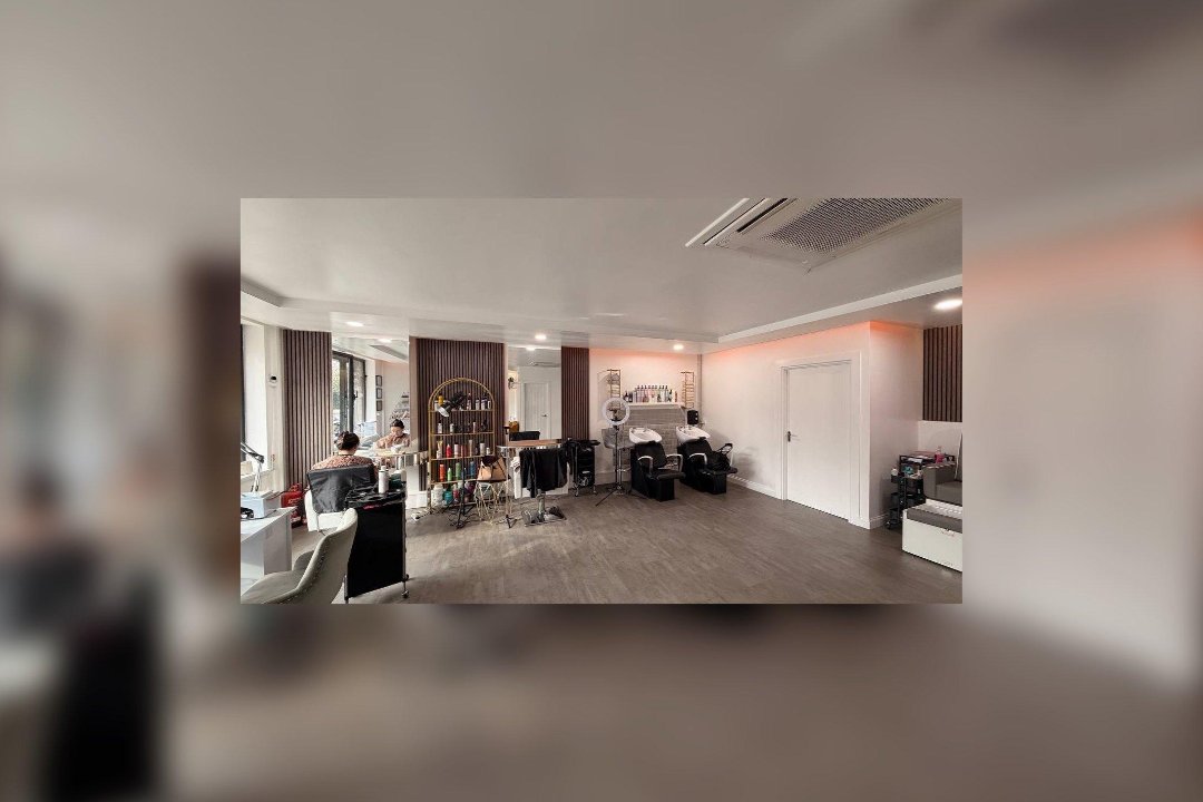 Maria Melnik, Ratcliff, London