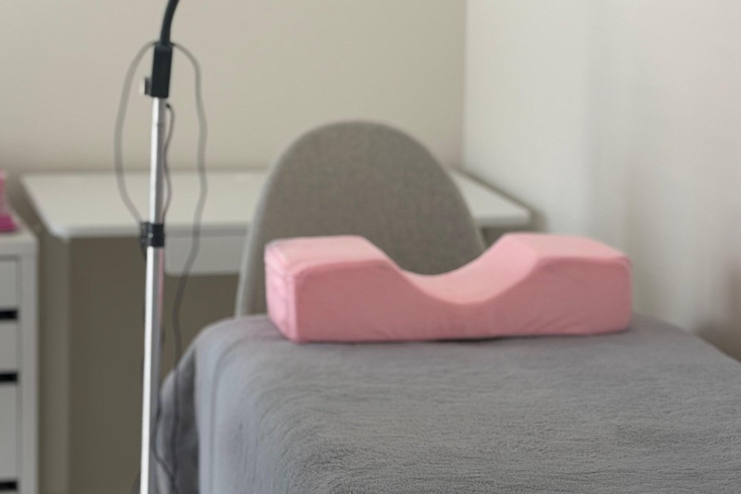 Lashes by K.M., Giraite, Kauno rajonas