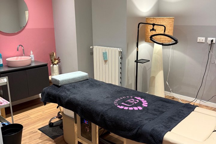 Unibeauty Via della Zecca - Onglerie Bologna - Photo de galerie - OneBooking