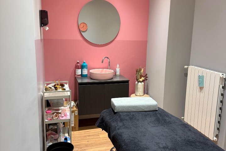 Unibeauty Via della Zecca - Onglerie Bologna - Photo de galerie - OneBooking