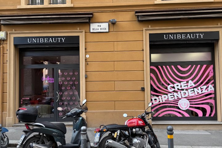 Unibeauty Via della Zecca - Onglerie Bologna - Photo de galerie - OneBooking