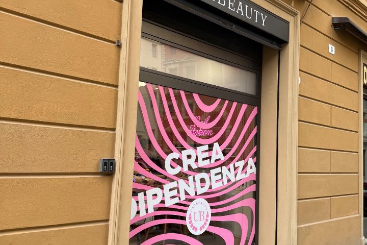 Unibeauty Via della Zecca - Onglerie Bologna - Photo de galerie - OneBooking