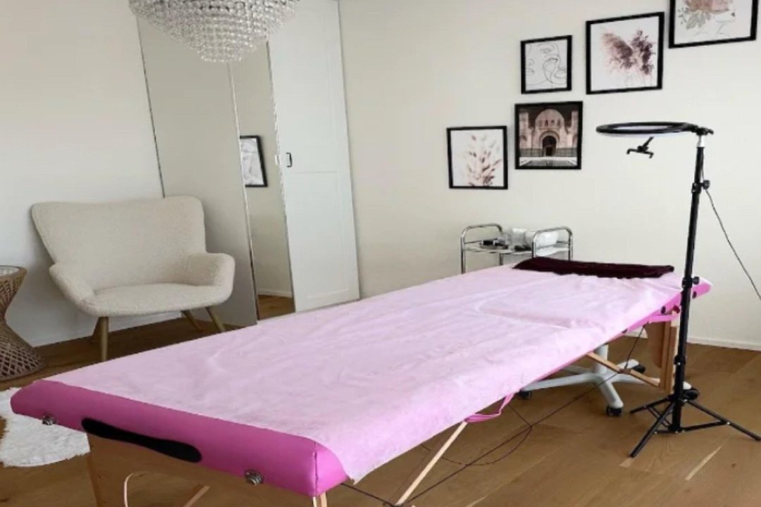 Kosmetik & Wellnessmassagen, Albisrieden, Zürich