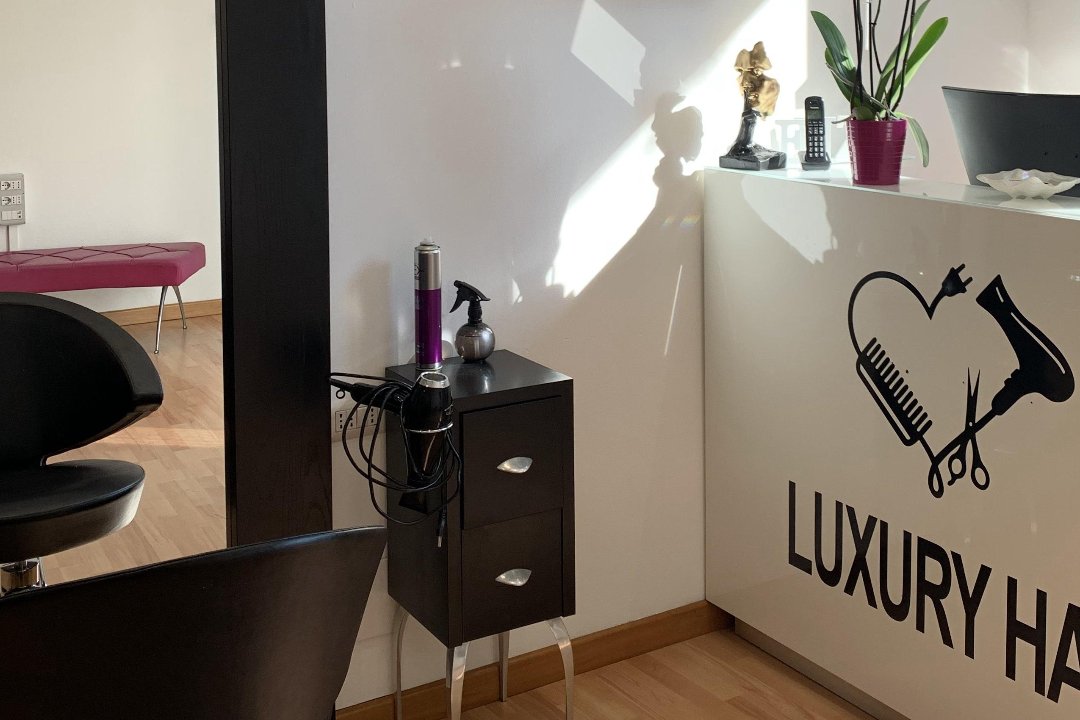 Luxury Hair da Enza, Affori, Milano