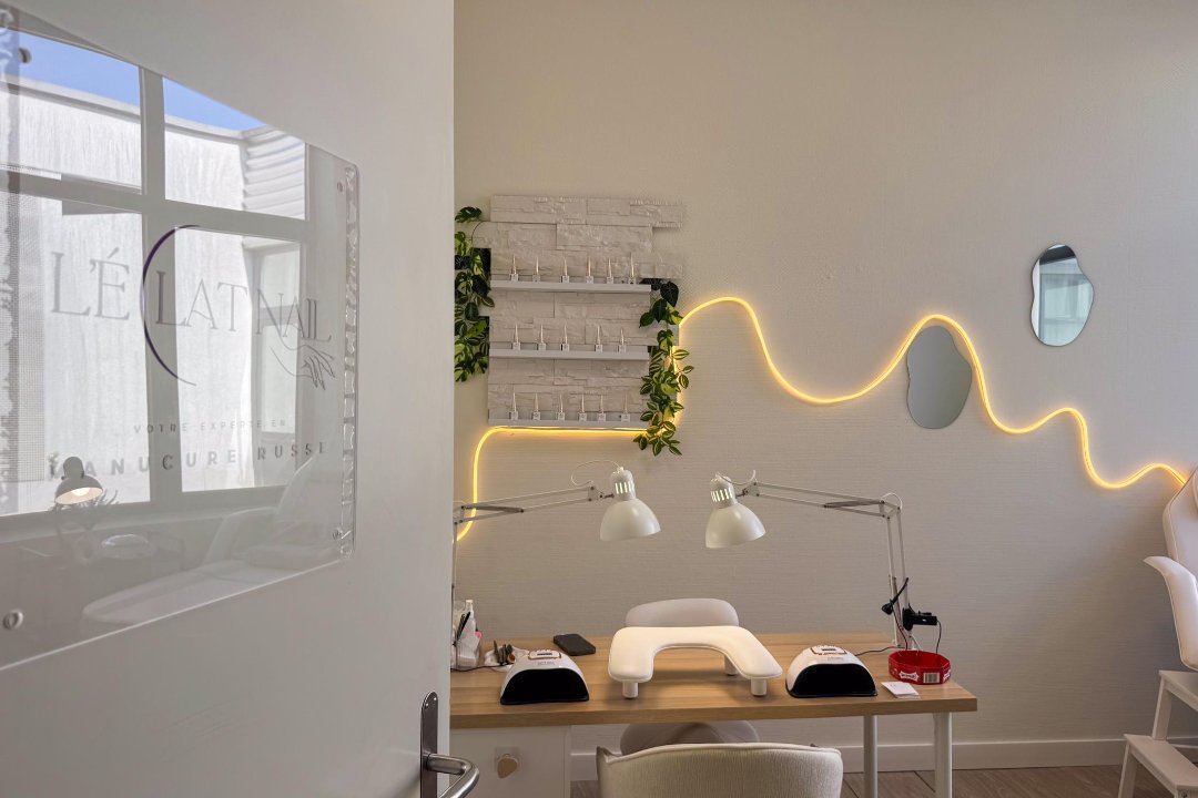 L'Eclat Nail, Kanton Waadt