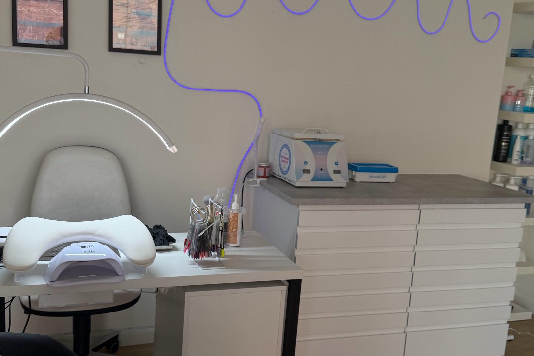 V.A. Esthétique - Nails, Herentalsebaan, Anvers