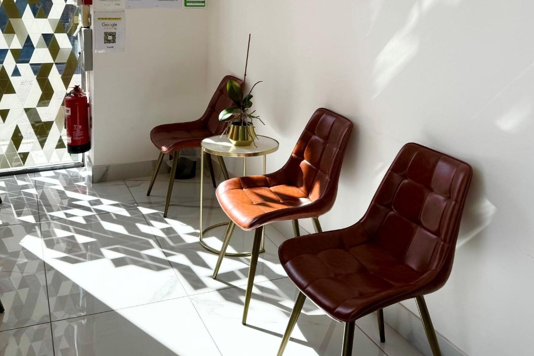 Neogleam Clinic, London