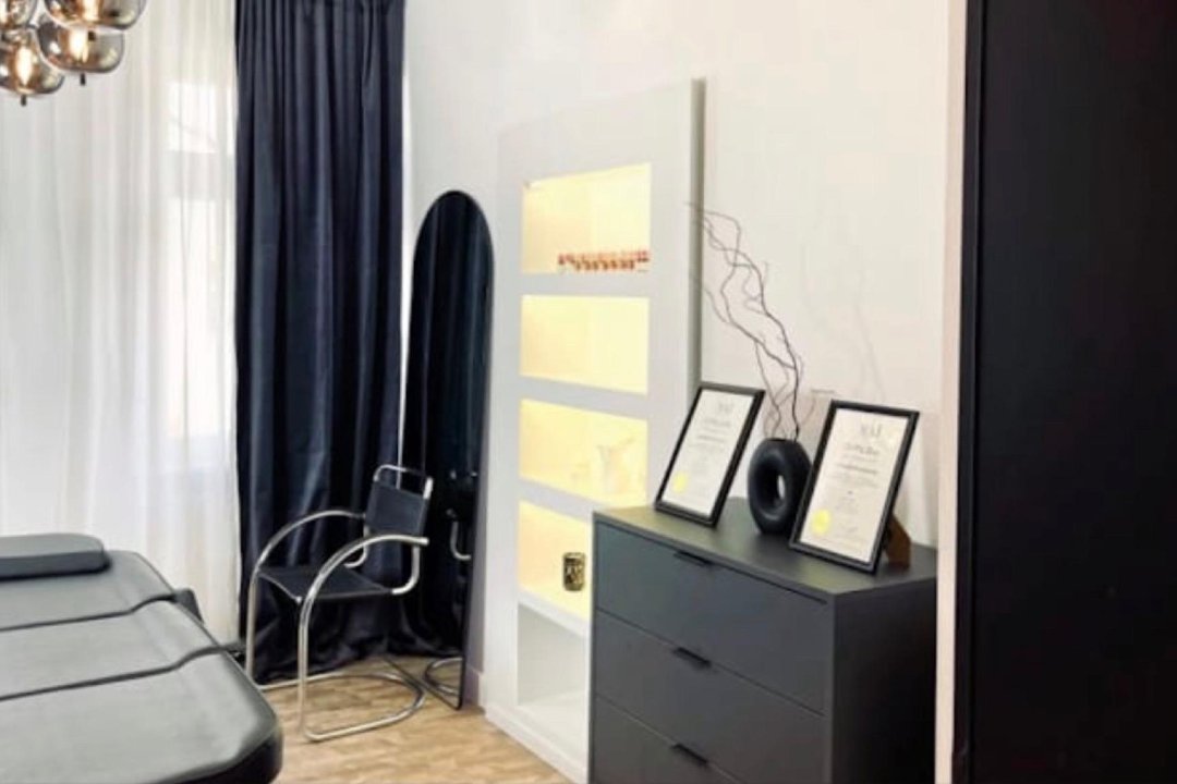 Nikola Olchowska PMU , Heusteigviertel, Stuttgart