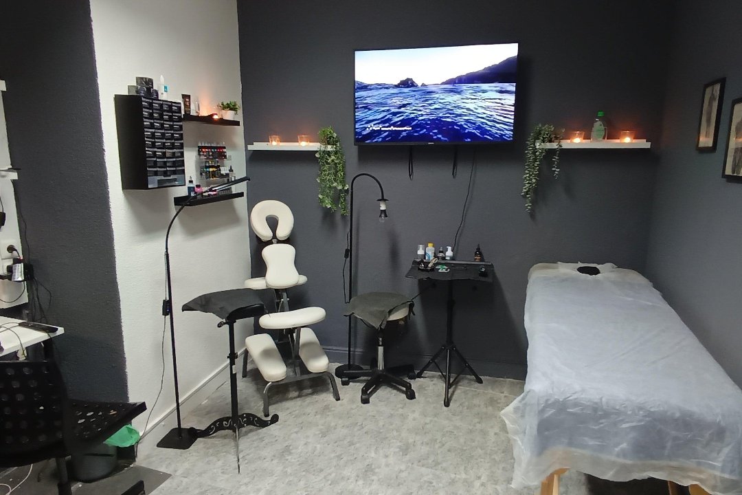 Jan Jaquobe Massagens & Tatuagens, Penha de França, Lisboa