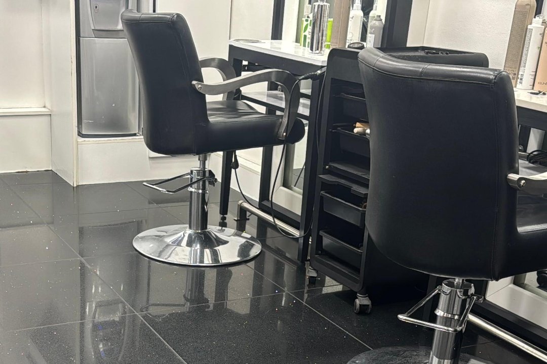 Alaa Tormos Knightsbridge, Hyde Park, London