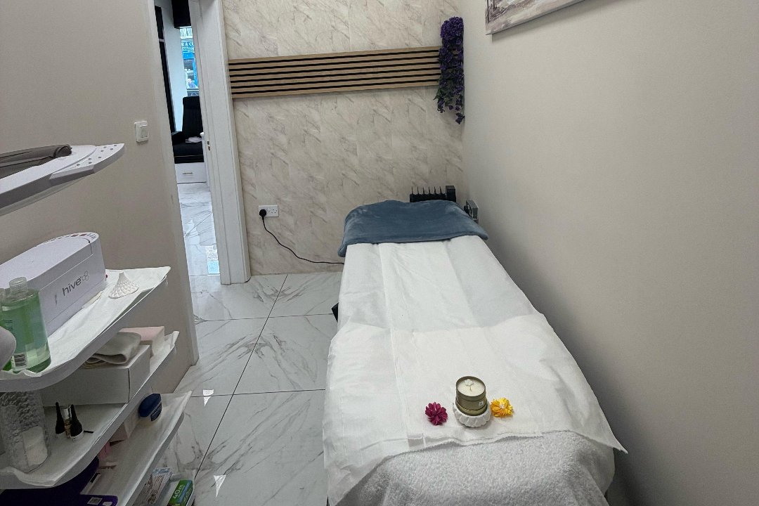 Kyluxe, Assyrian Church of the East, London