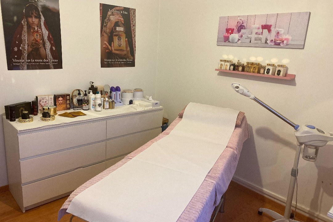 Amele, Argenteuil, Val-d'Oise