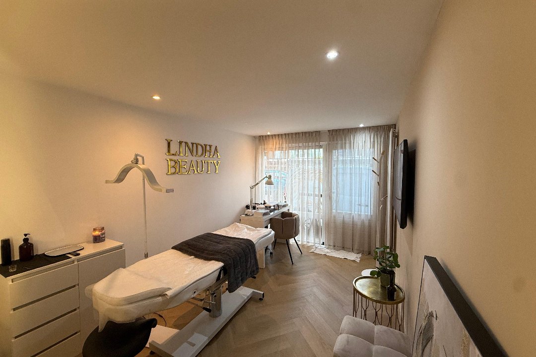 Lindha Beauty, Pieter Calandlaan, Amsterdam